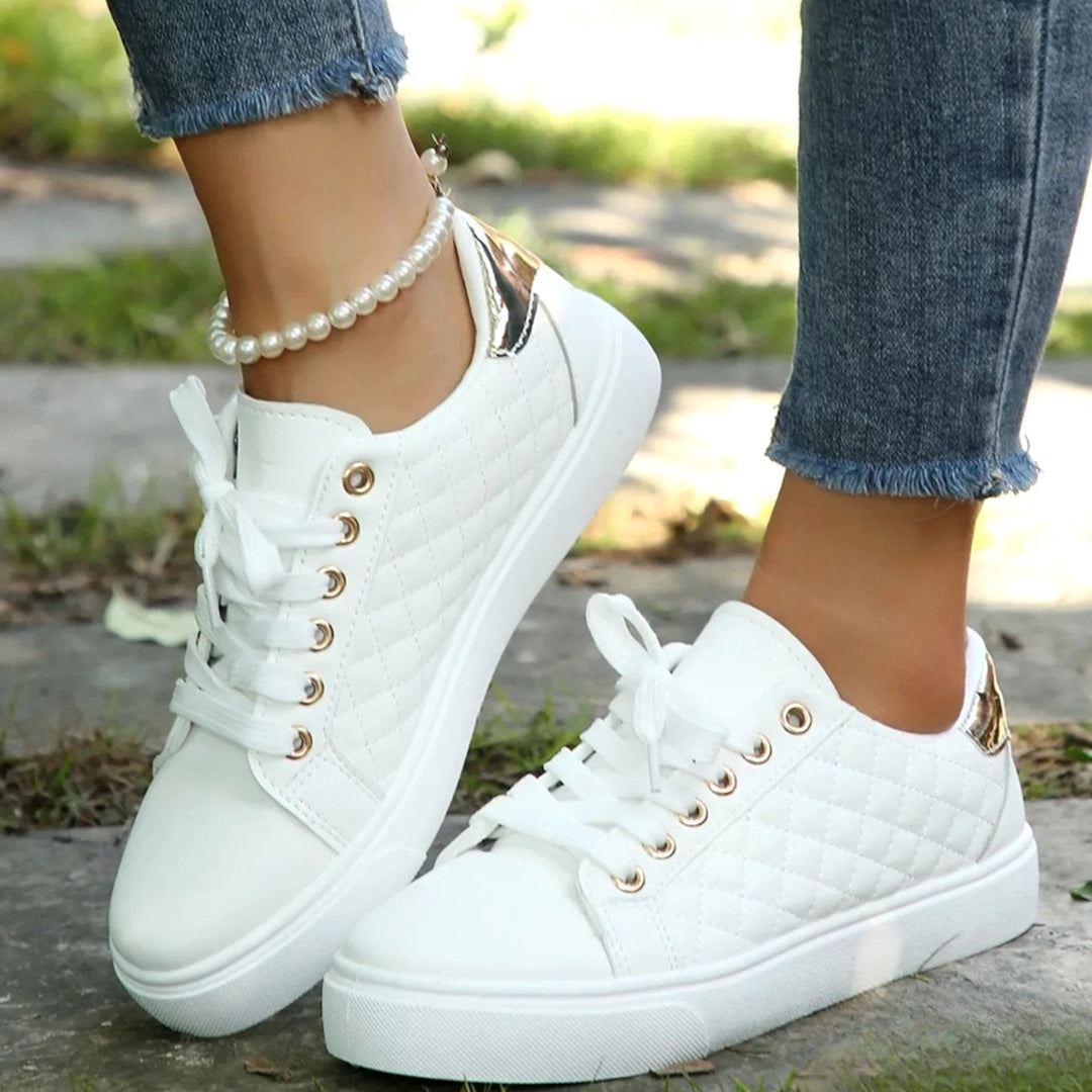 Monika | Sneakersy Damskie Pikowane Ze Złotymi Detalami